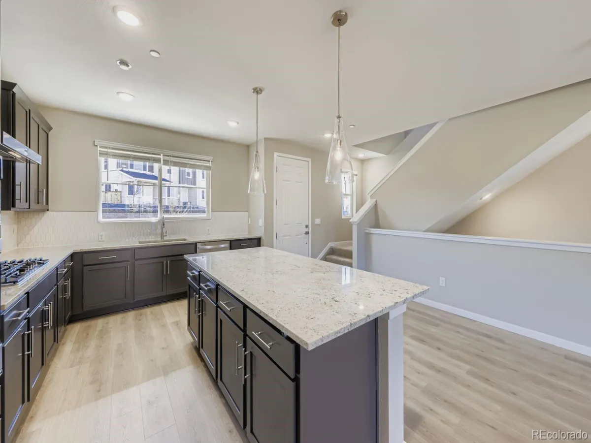 04222026175257 1200 16