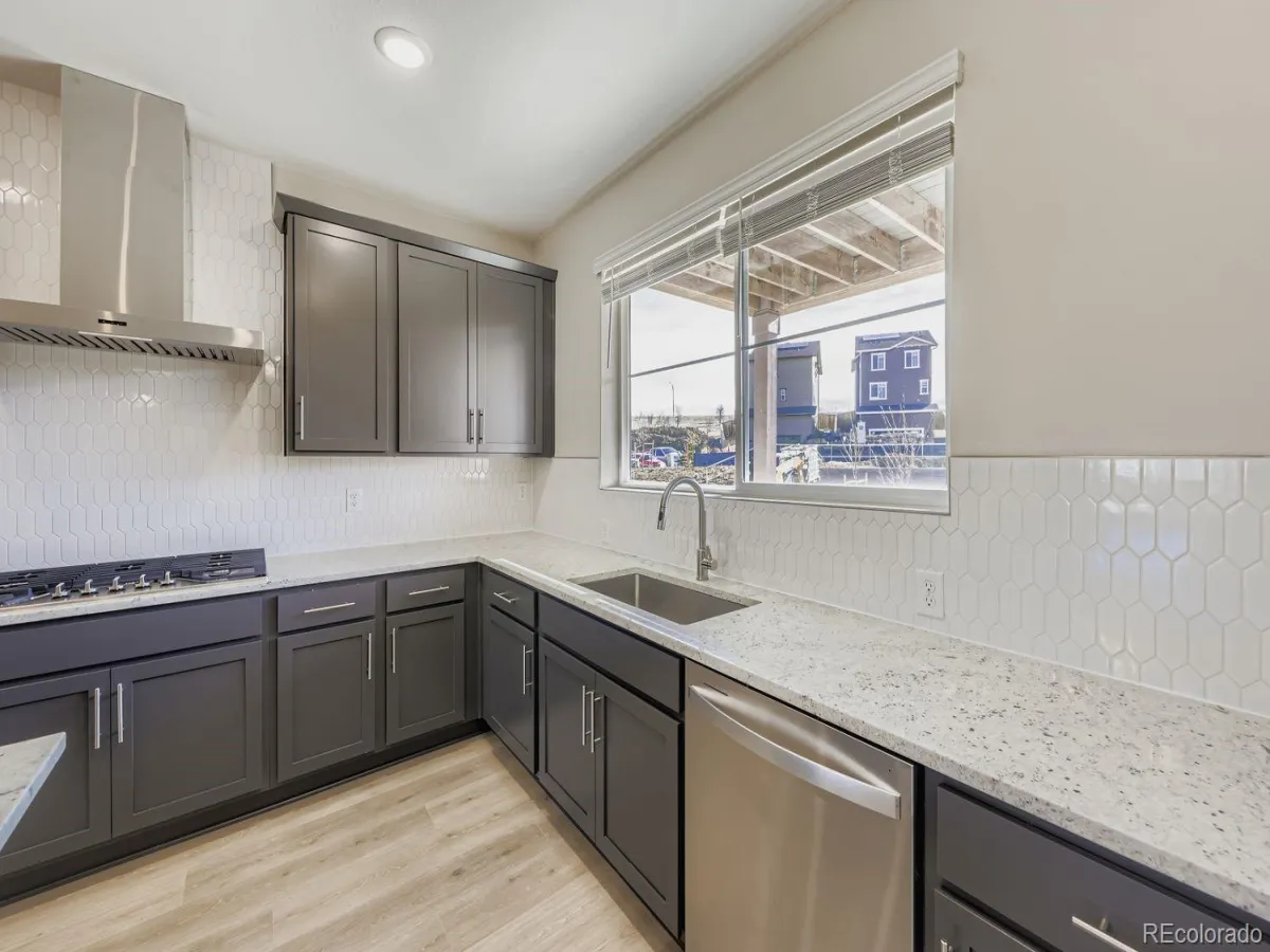 04222026175257 1200 18