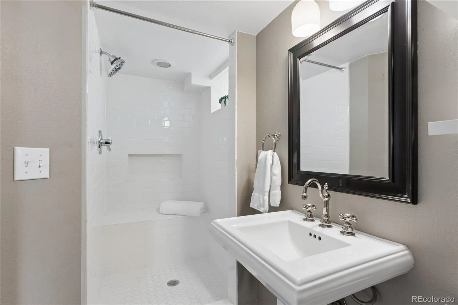 2054 S Saint Paul Street Denver CO 80210 MLS #REC3937277 05232026102819 1600 31