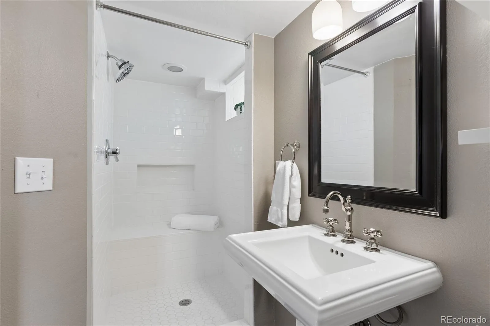 2054 S Saint Paul Street Denver CO 80210 MLS #REC3937277 06122026065955 1600 31