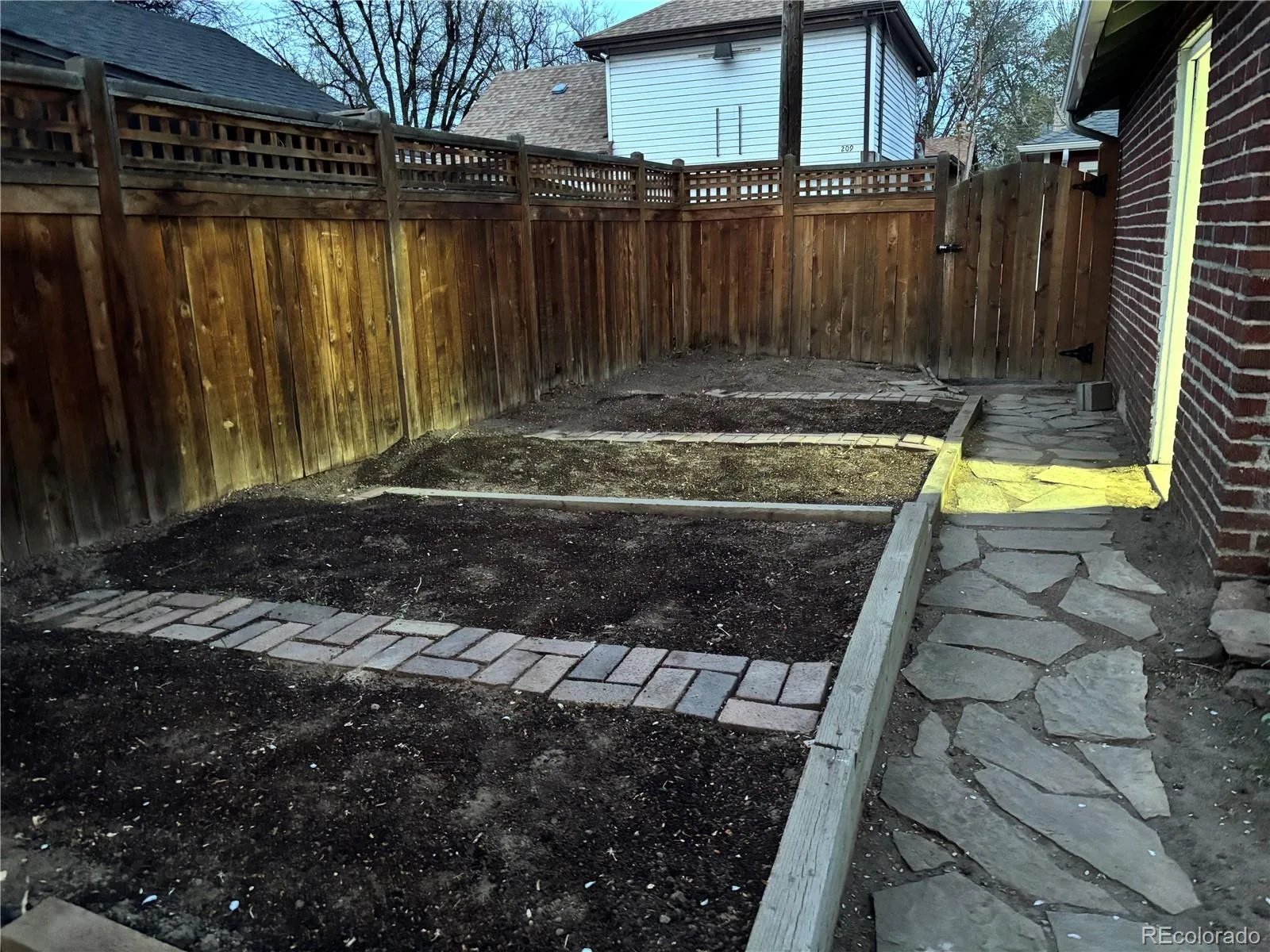 04132026040651 1600 32