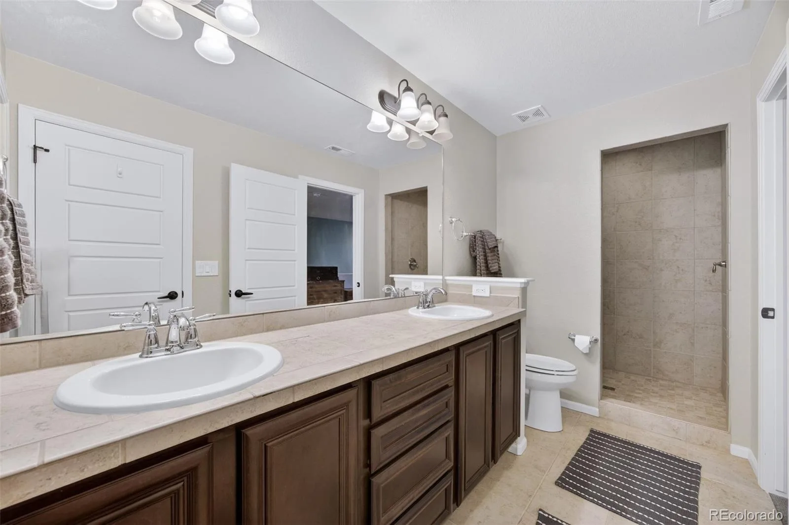 5461 Ensenada Court Denver CO 80249 | MLS #REC3941719 10022026161806 1600 35
