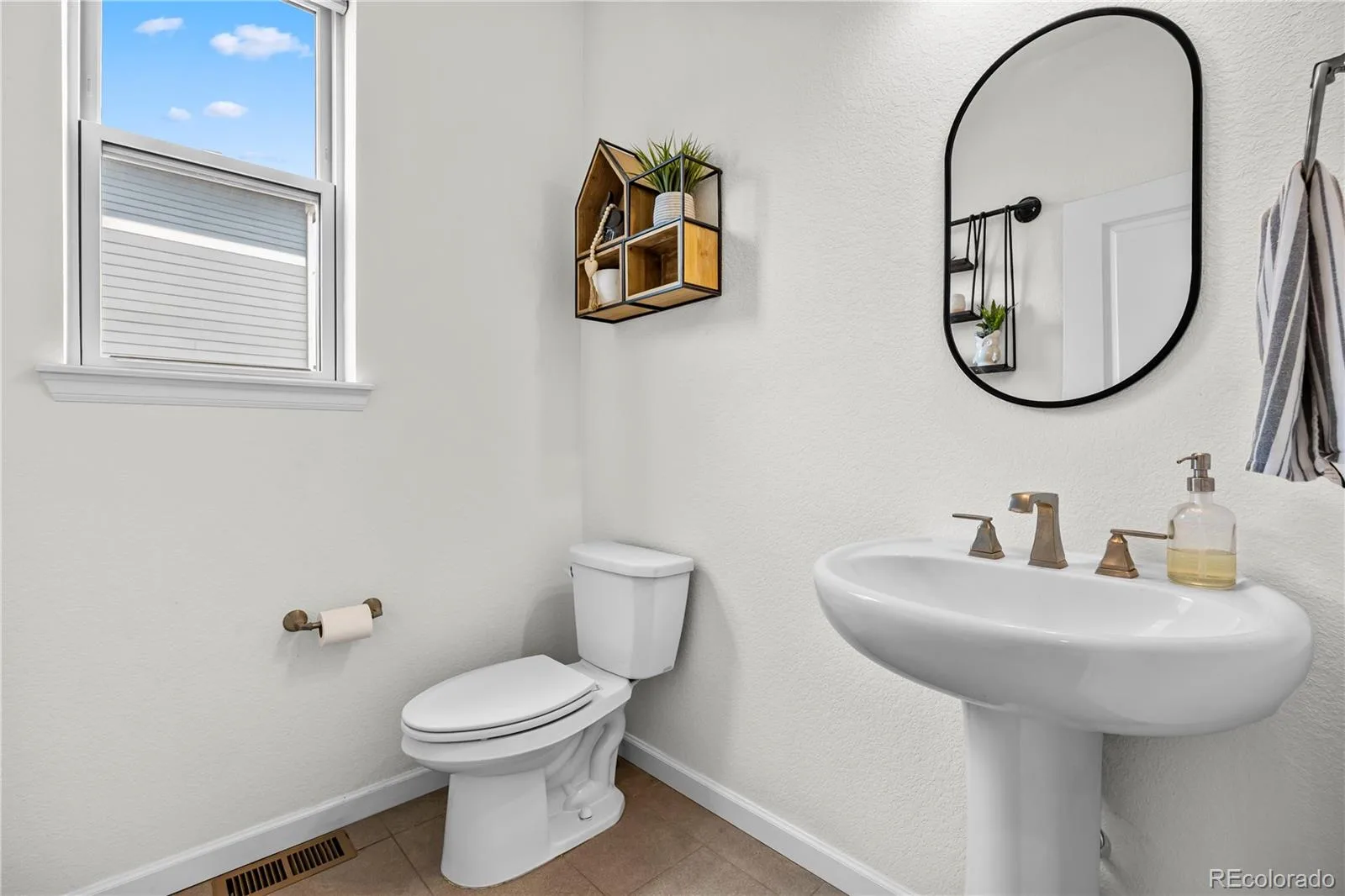 12422 Jasper Street Brighton CO 80603 | MLS #REC3943814 07312026190958 1600 18