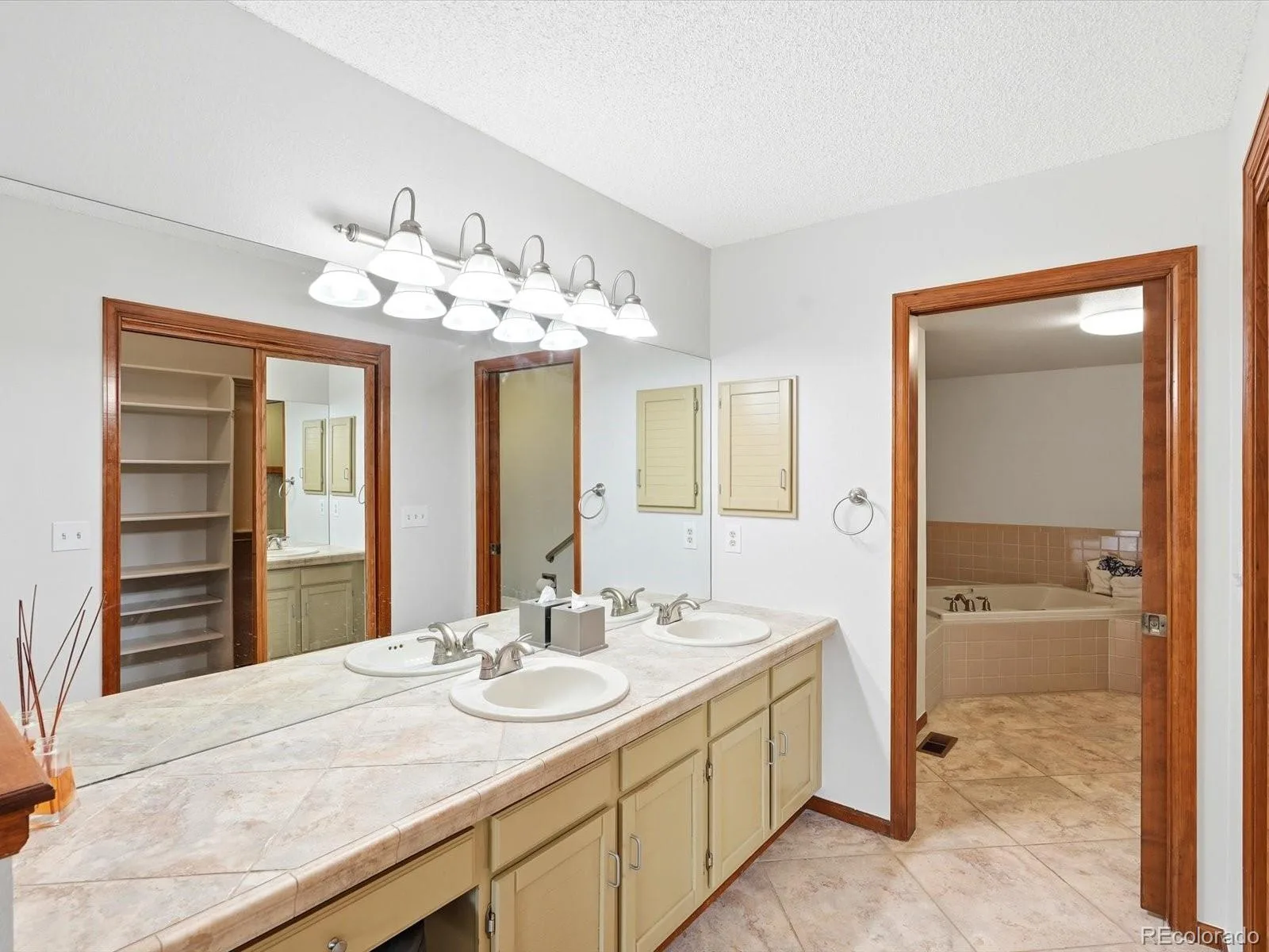 16082 Deer Ridge Drive #C Morrison CO 80465 | MLS #REC3944749 08262026225145 1600 13
