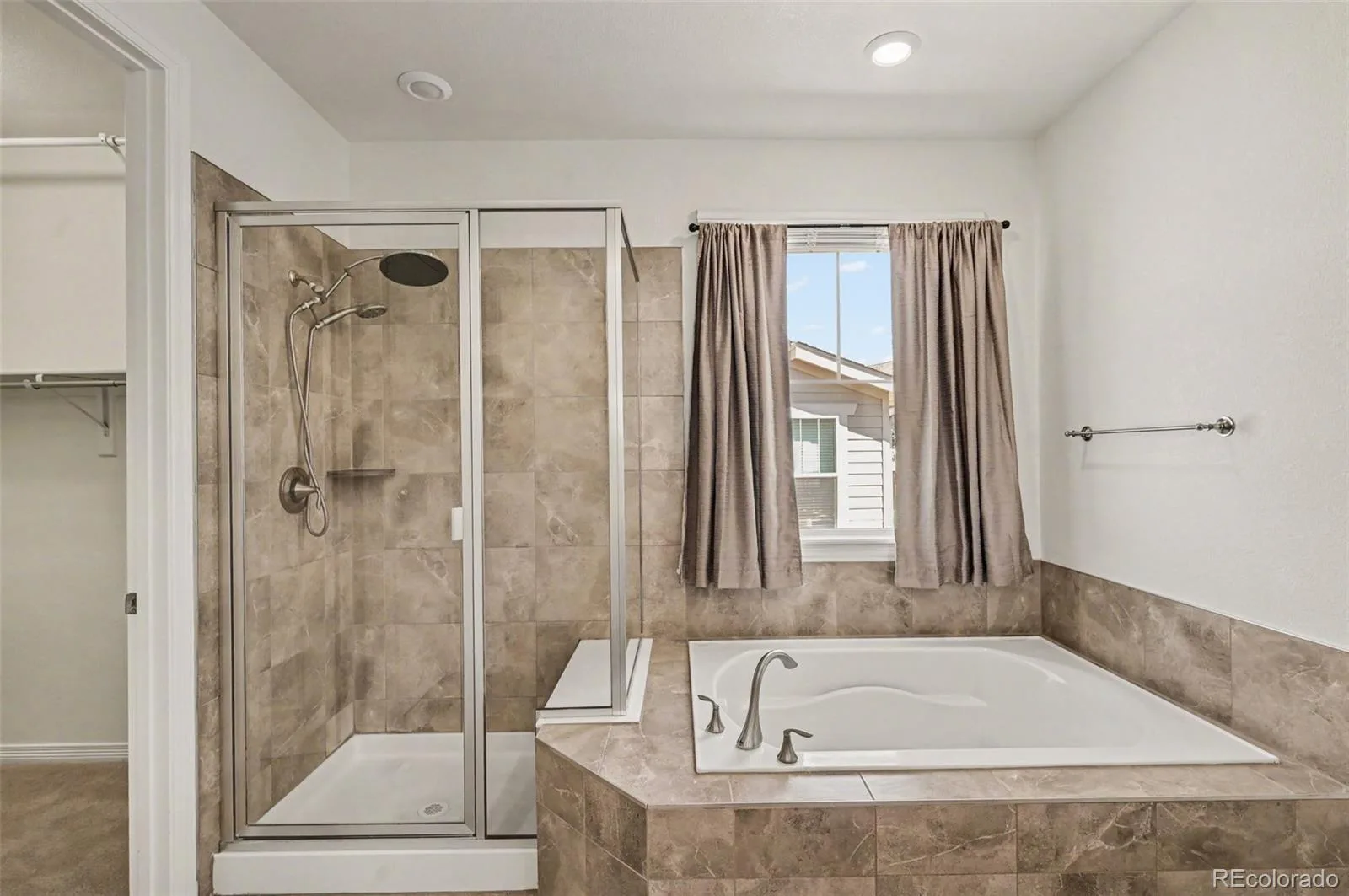 8777 Ginkgo Loop Parker CO 80134 MLS #REC3945750 07202026033915 1600 19