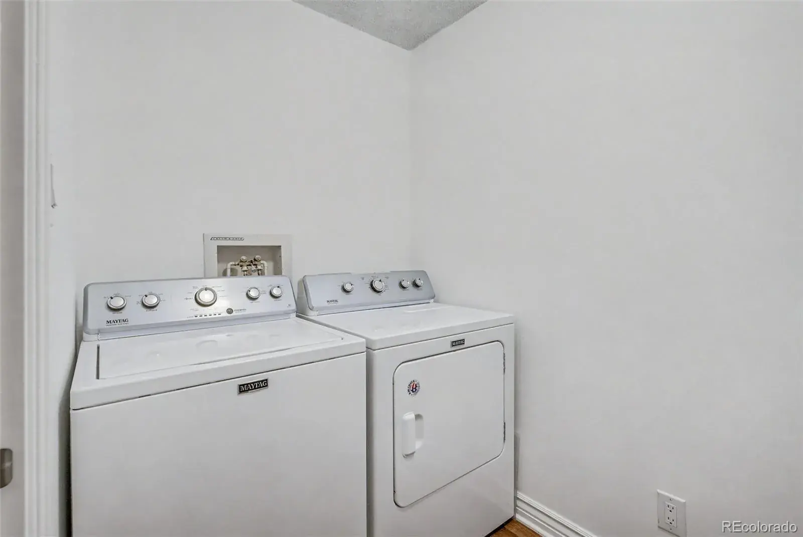 14390 E Marina Drive #302 #221 Aurora CO 80014 MLS #REC3952972 12012025184007 1600 27