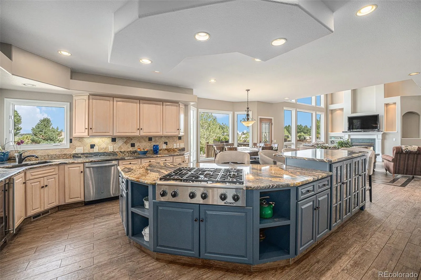 6387 Willow Springs Drive Morrison CO 80465 | MLS #REC3958167 08212026170715 1600 27