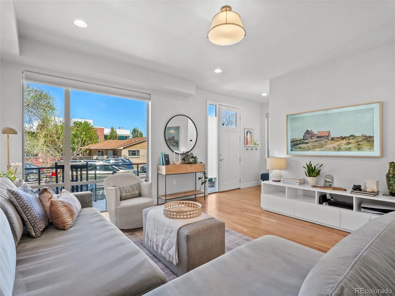 04092026010821 1600 1