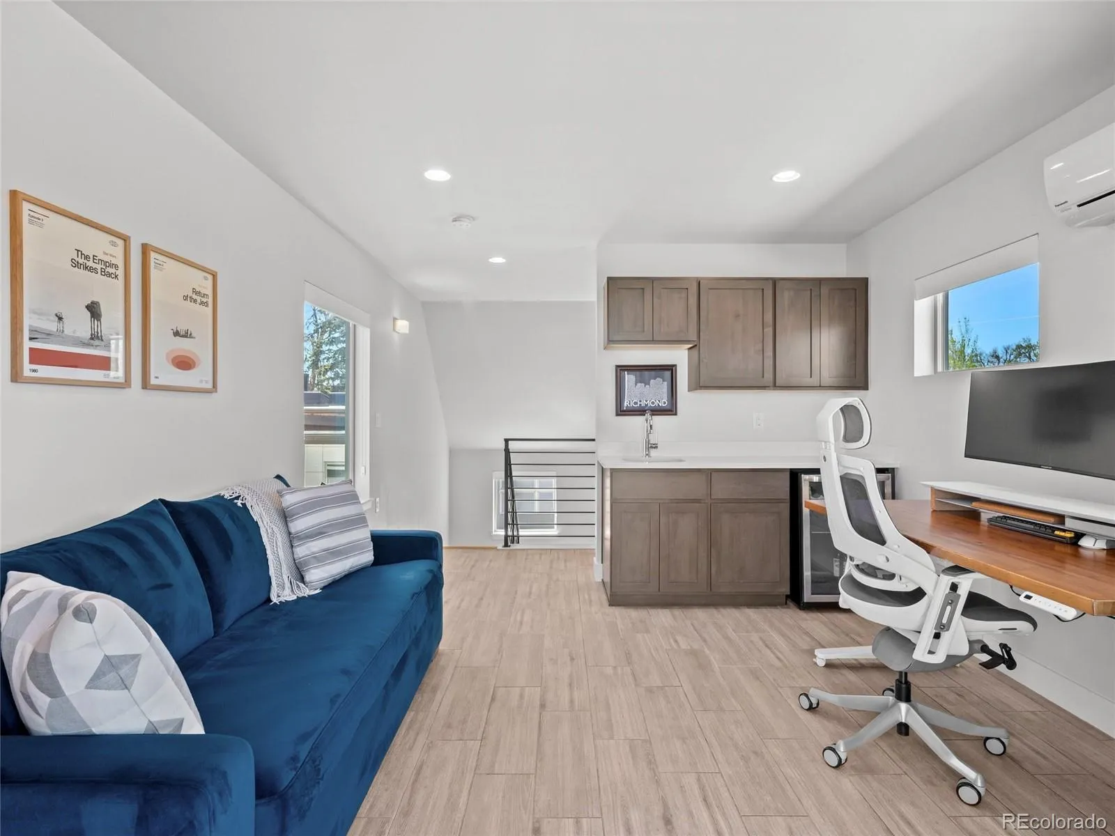 04092026010821 1600 27