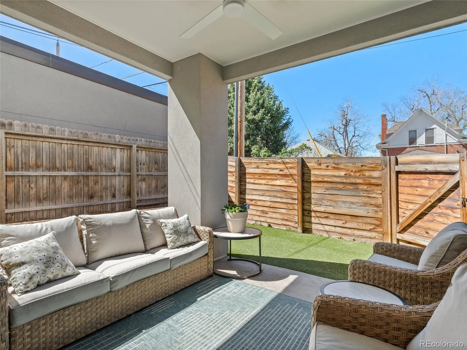 04092026010821 1600 32