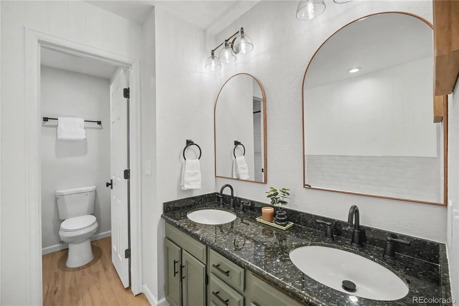 6102 S Lima Way Englewood CO 80111 MLS #REC3958218 06232026050316 1600 18
