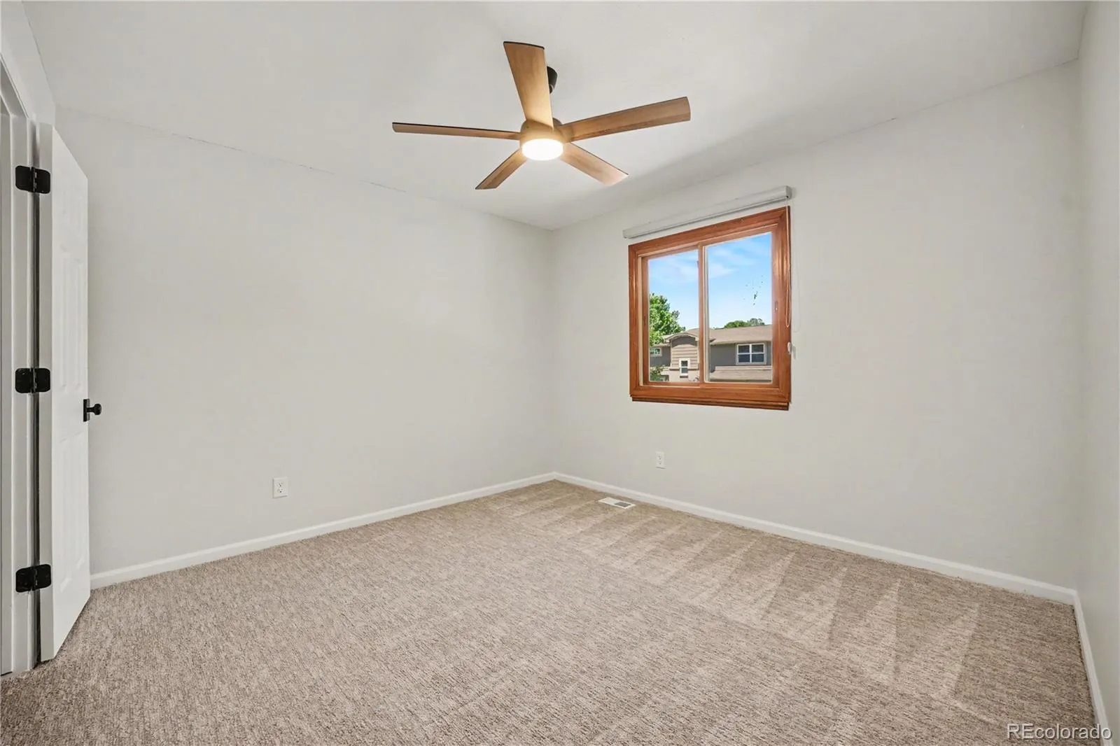 6102 S Lima Way Englewood CO 80111 MLS #REC3958218 06232026050316 1600 21