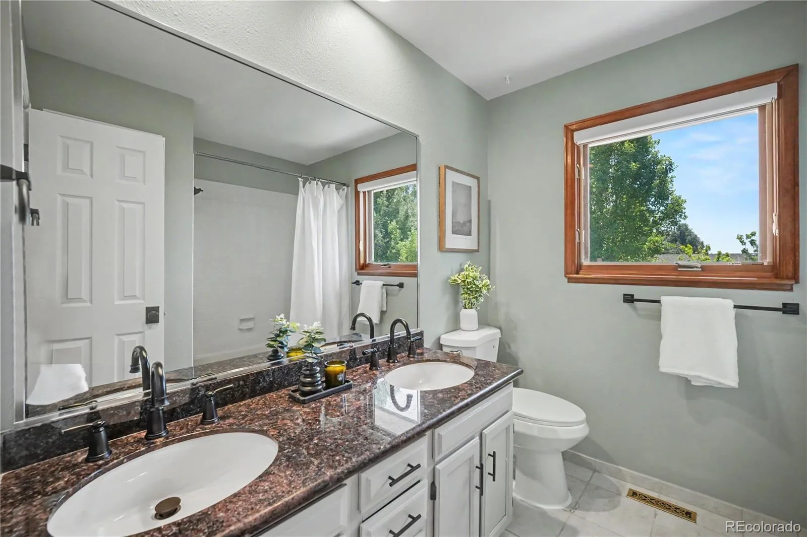 6102 S Lima Way Englewood CO 80111 MLS #REC3958218 06232026050316 1600 23
