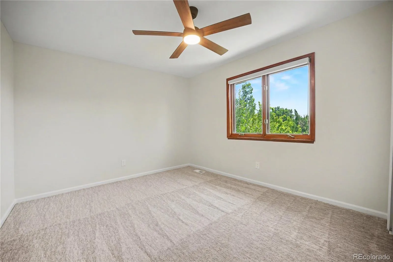 6102 S Lima Way Englewood CO 80111 MLS #REC3958218 06232026050316 1600 25