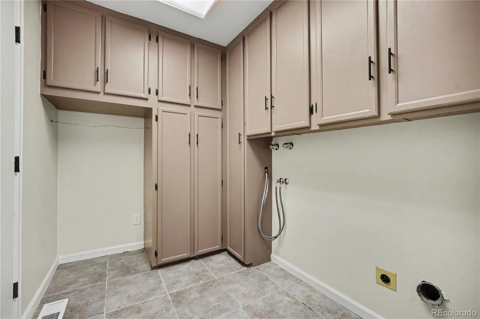 6102 S Lima Way Englewood CO 80111 MLS #REC3958218 06232026050316 1600 29
