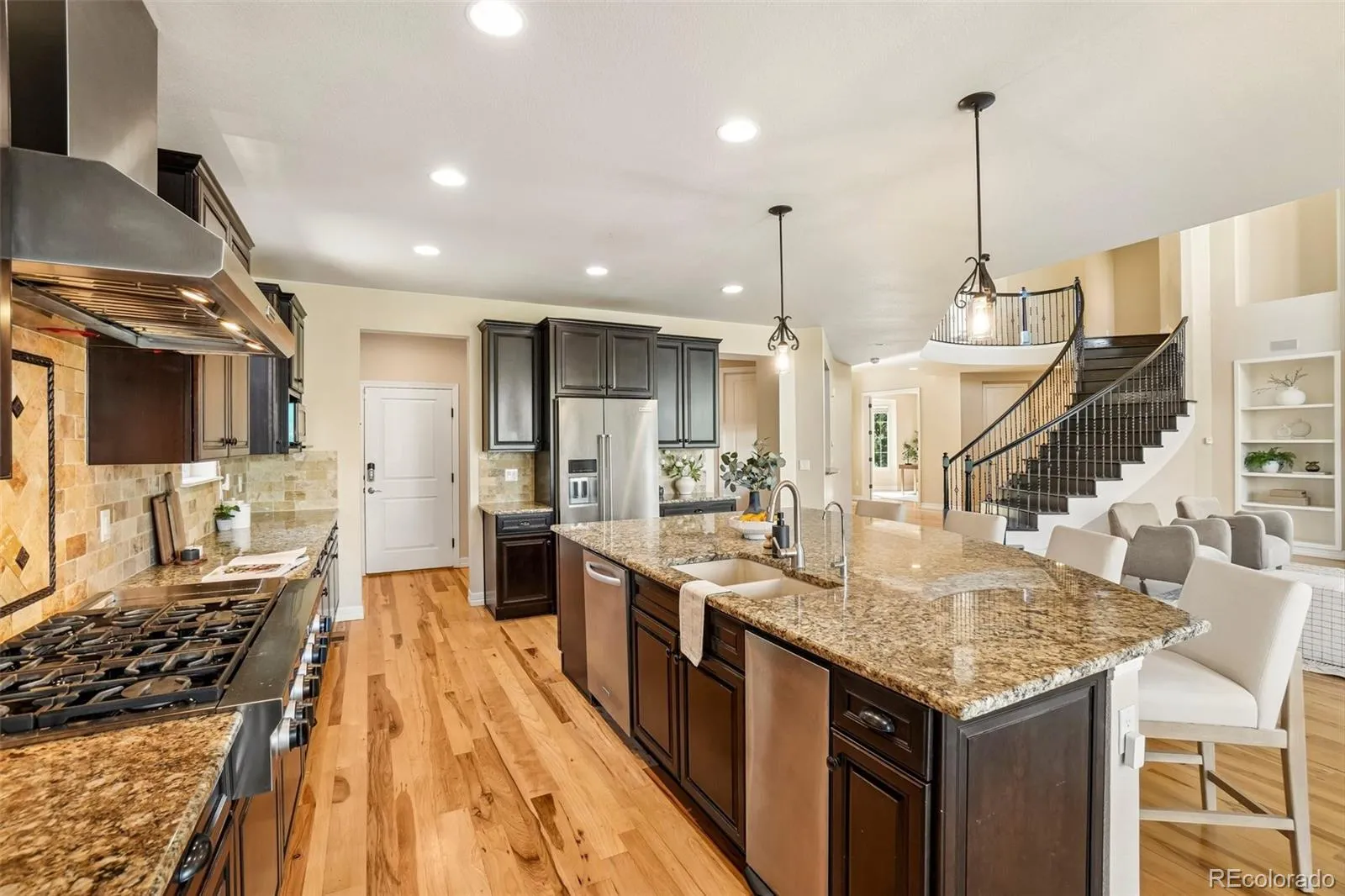 26726 E Peakview Drive Aurora CO 80016 MLS #REC3959420 05162026050633 1600 15