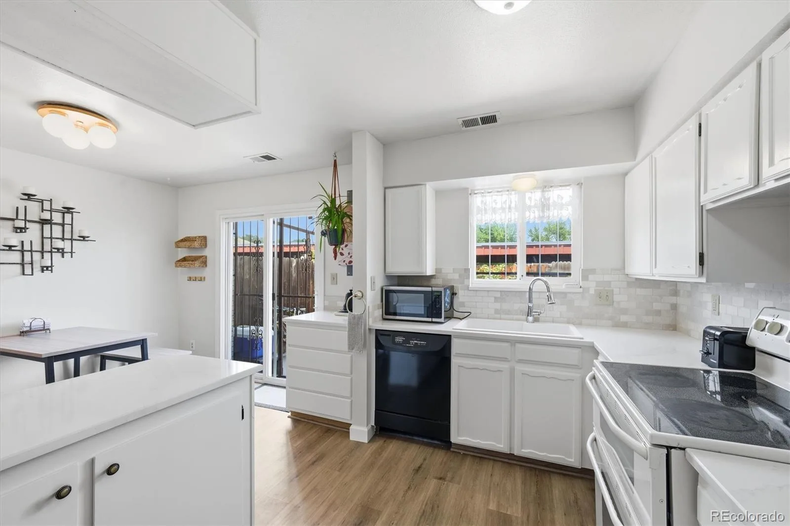 5583 S Lowell Boulevard Littleton CO 80123 | MLS #REC3959453 07142026144819 1600 15