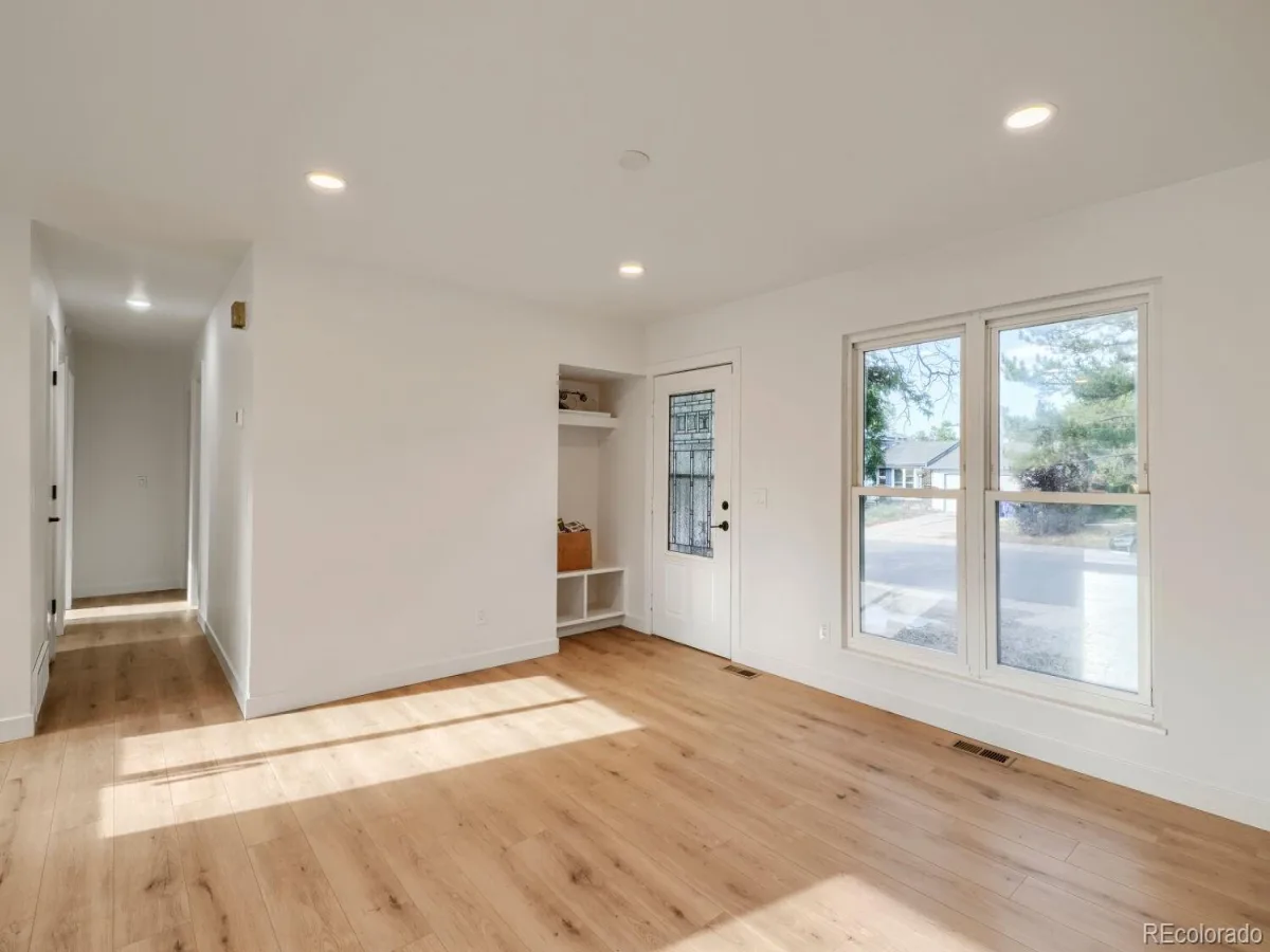 2615 S Laredo Court Aurora CO 80013 | MLS #REC3959530 08262026203858 1200 16