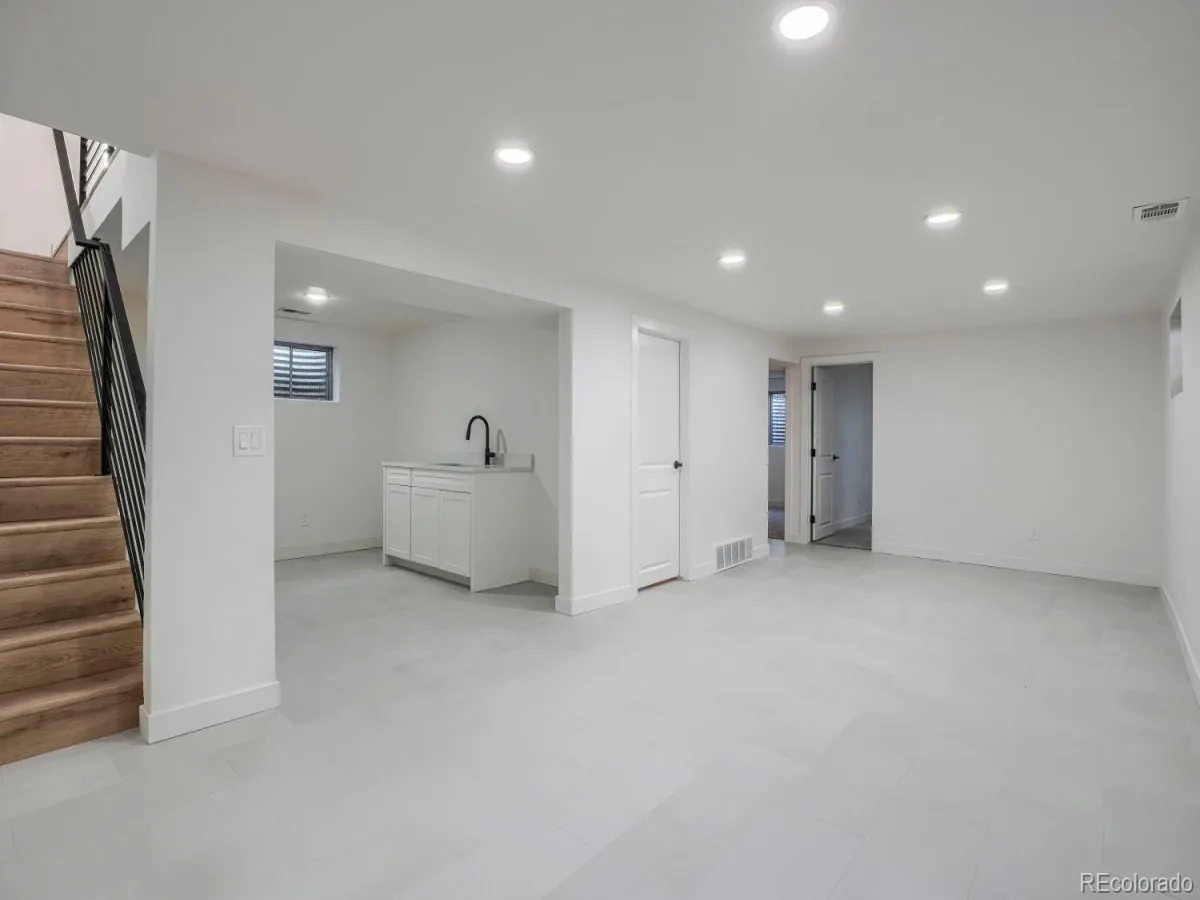 2615 S Laredo Court Aurora CO 80013 | MLS #REC3959530 08262026203858 1200 19