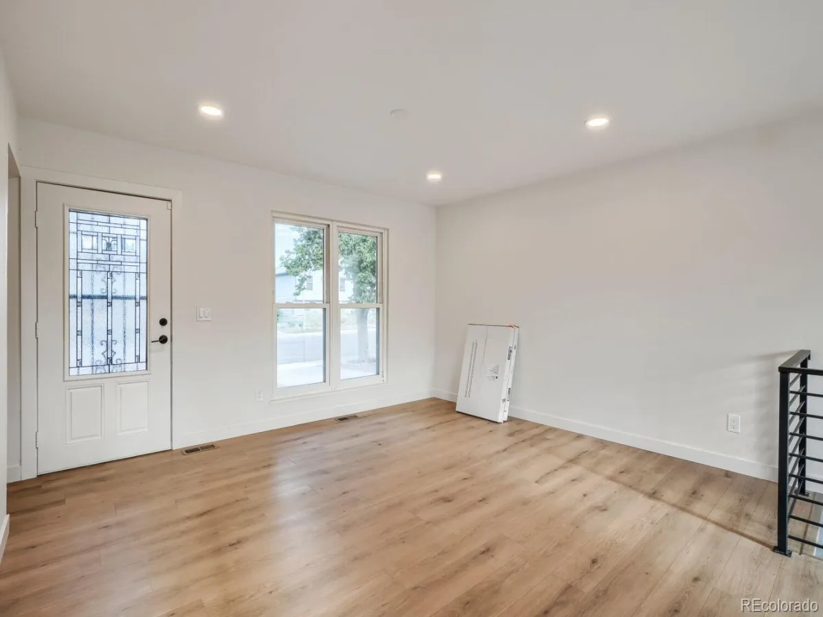 2615 S Laredo Court Aurora CO 80013 | MLS #REC3959530 08262026203858 1200 6