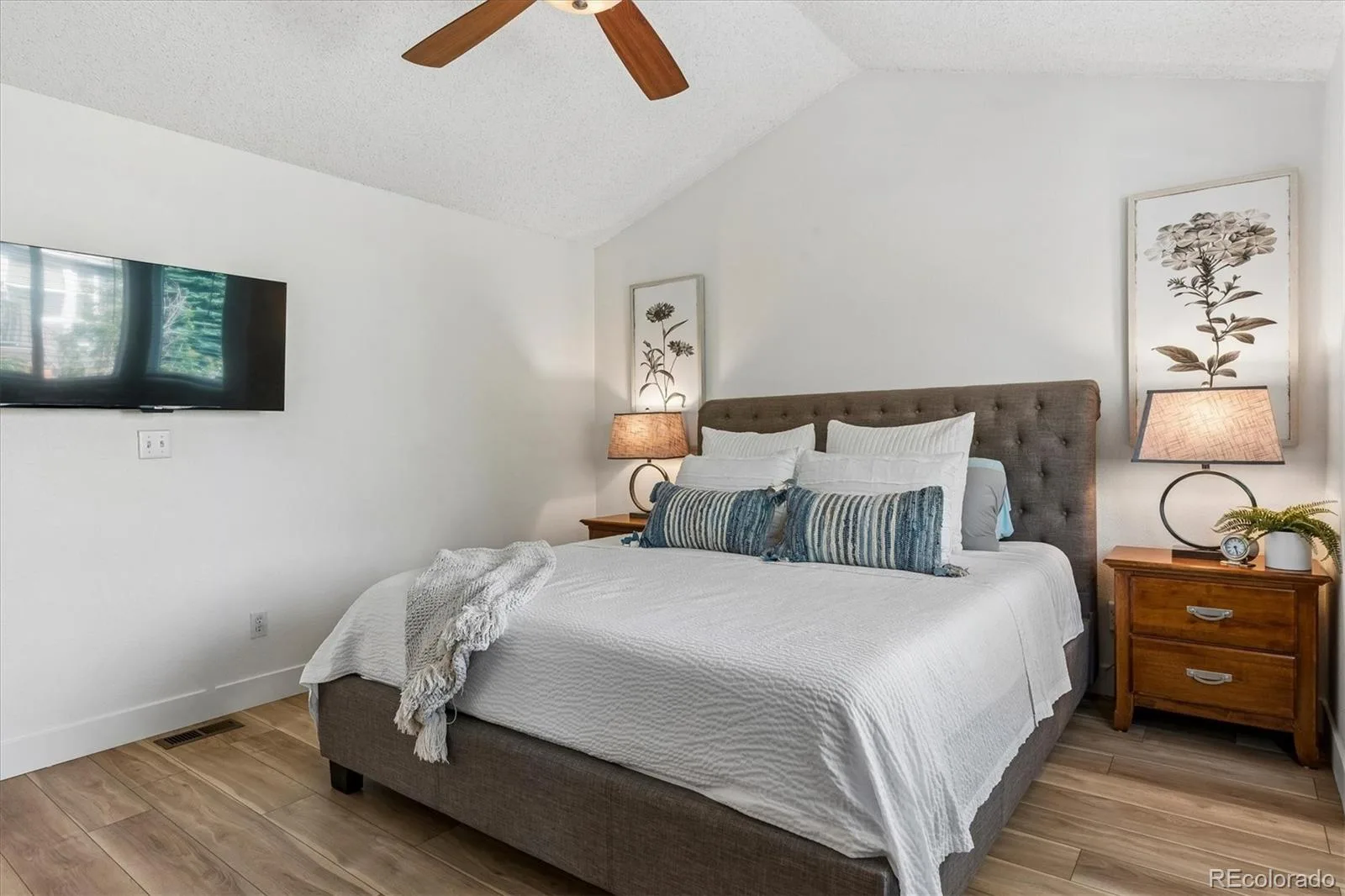 9879 Foxhill Circle Highlands Ranch CO 80129 | MLS #REC3960567 08132026164343 1600 16