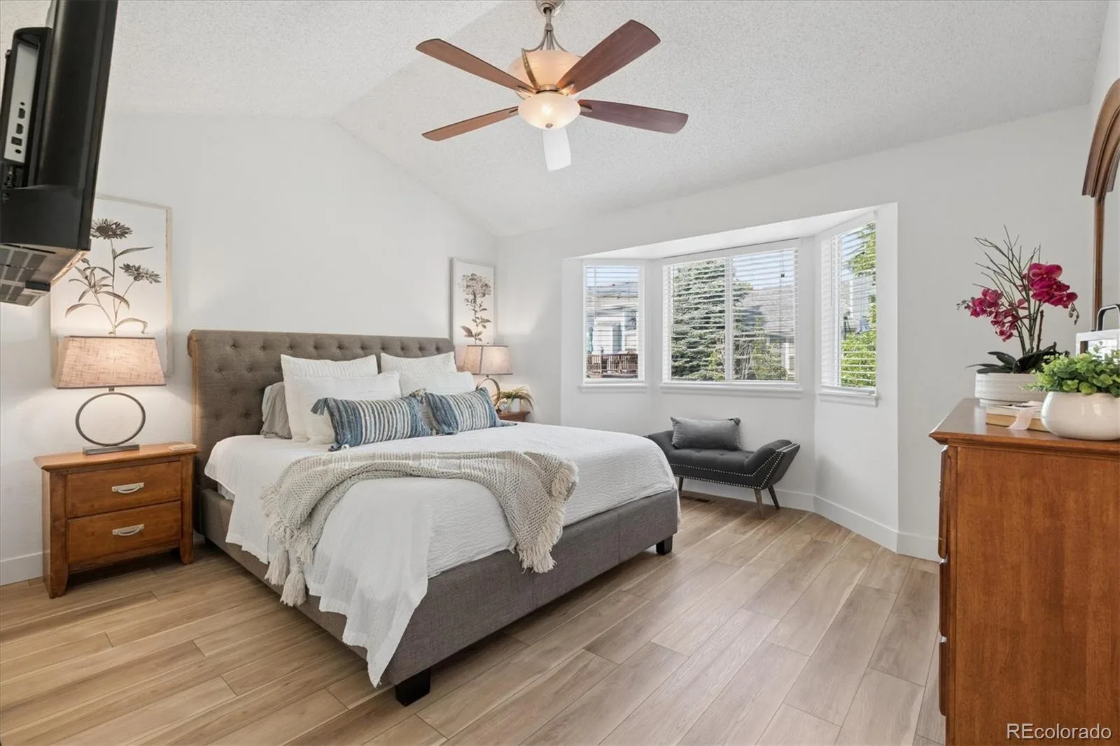 9879 Foxhill Circle Highlands Ranch CO 80129 | MLS #REC3960567 08132026164343 1600 17