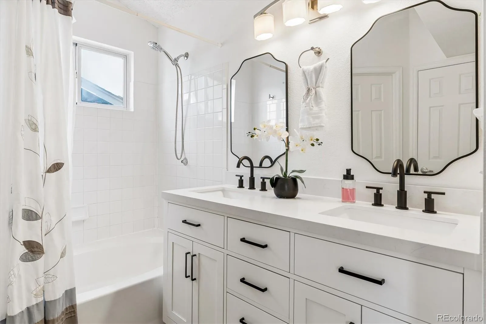 9879 Foxhill Circle Highlands Ranch CO 80129 | MLS #REC3960567 08132026164343 1600 18