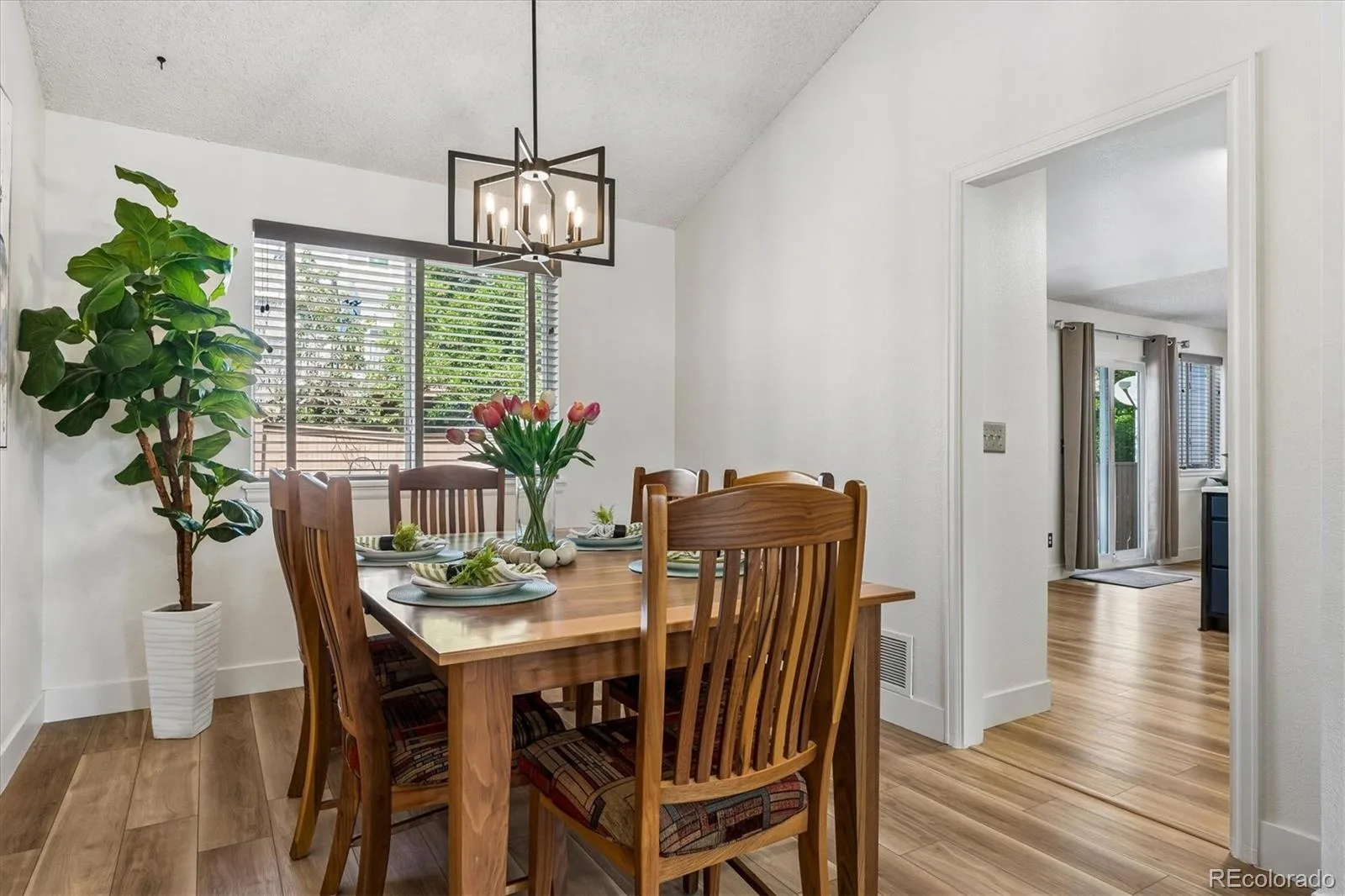 9879 Foxhill Circle Highlands Ranch CO 80129 | MLS #REC3960567 08132026164343 1600 6