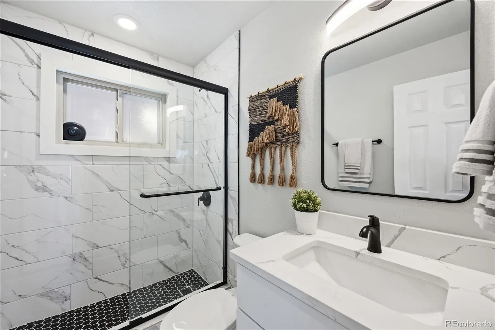 04062026213203 1600 10