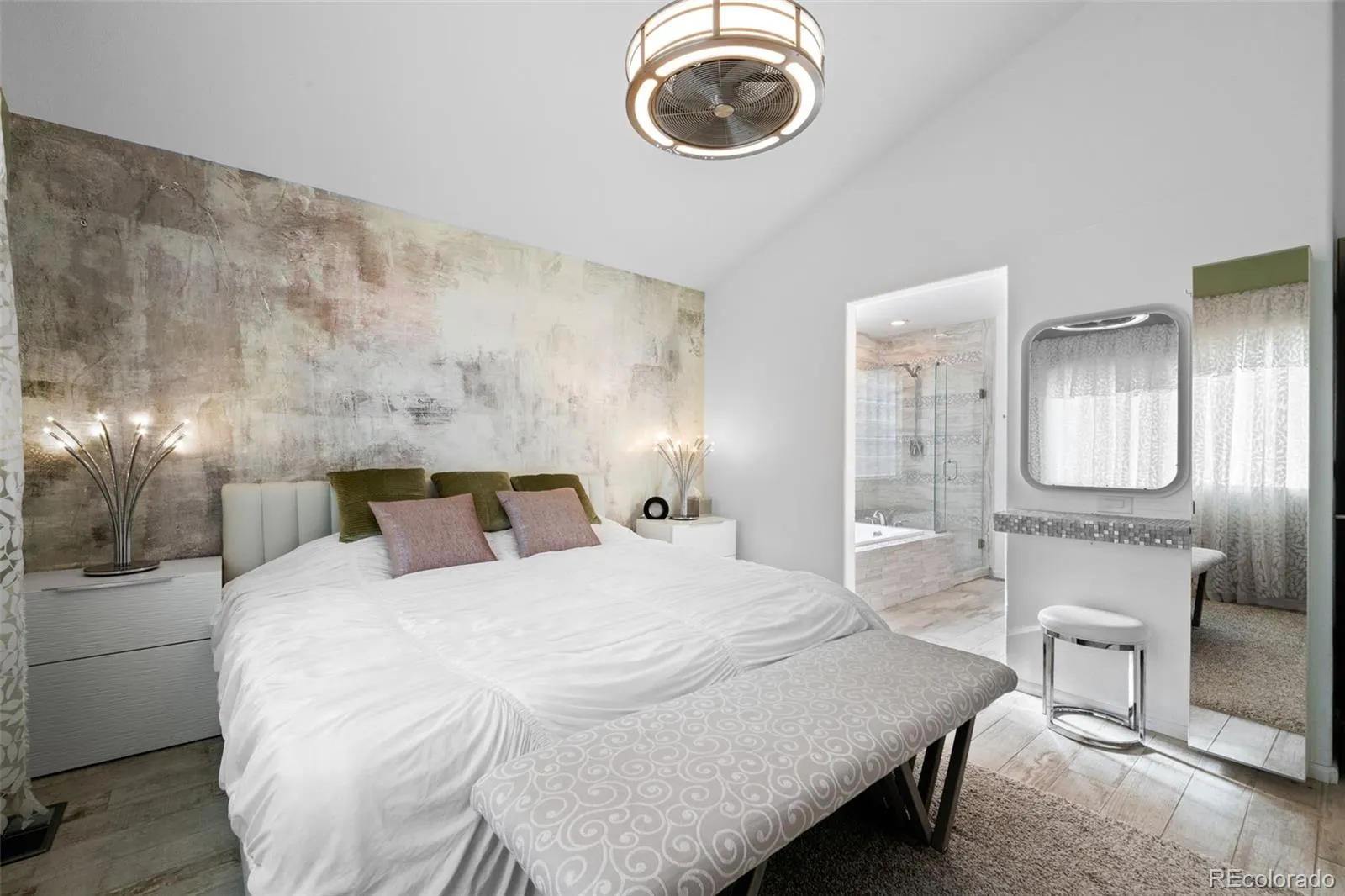 04102026153222 1600 18