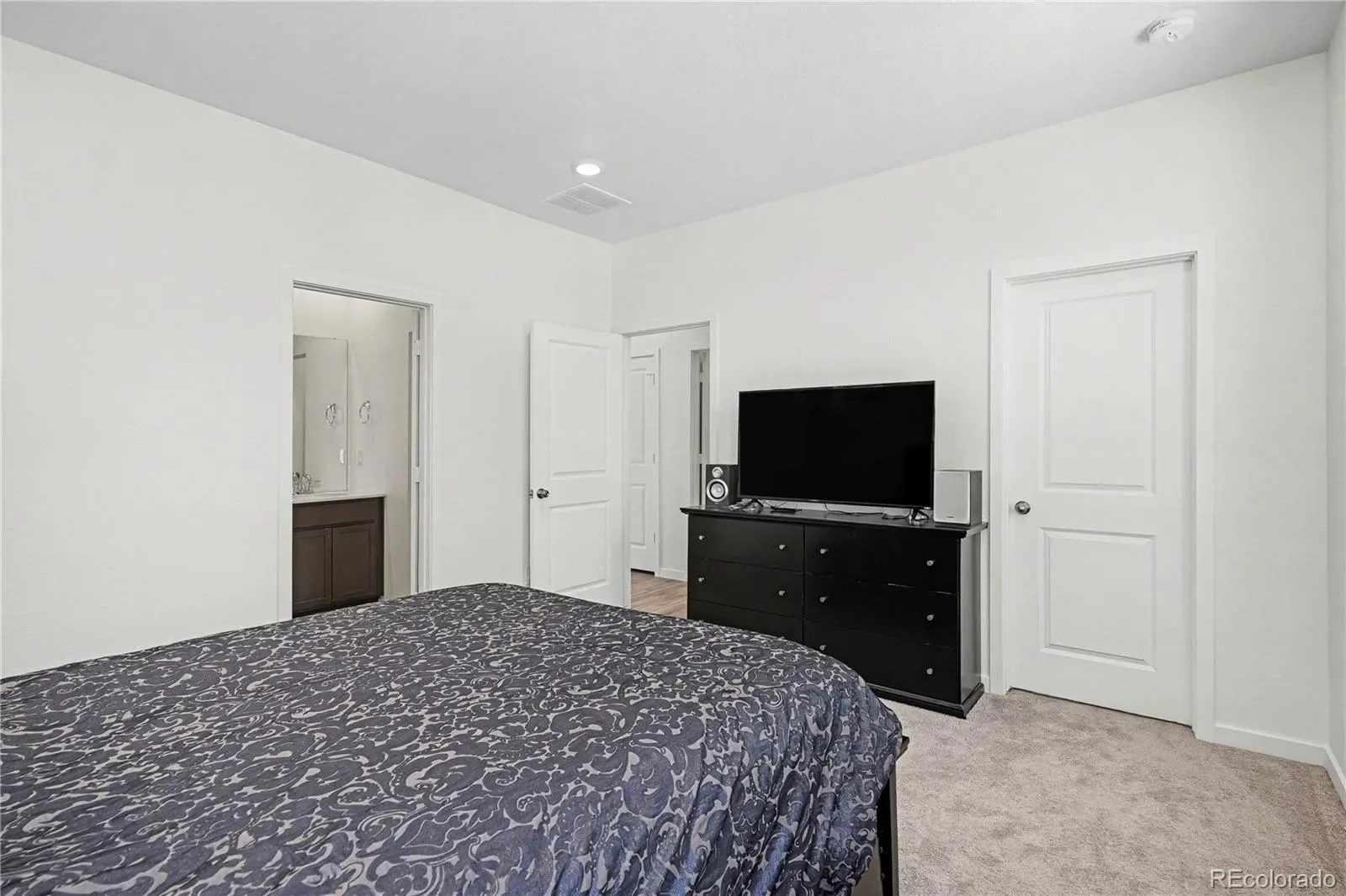 1980 S Fultondale Court Aurora CO 80018 | MLS #REC3965539 03272026180034 1600 26