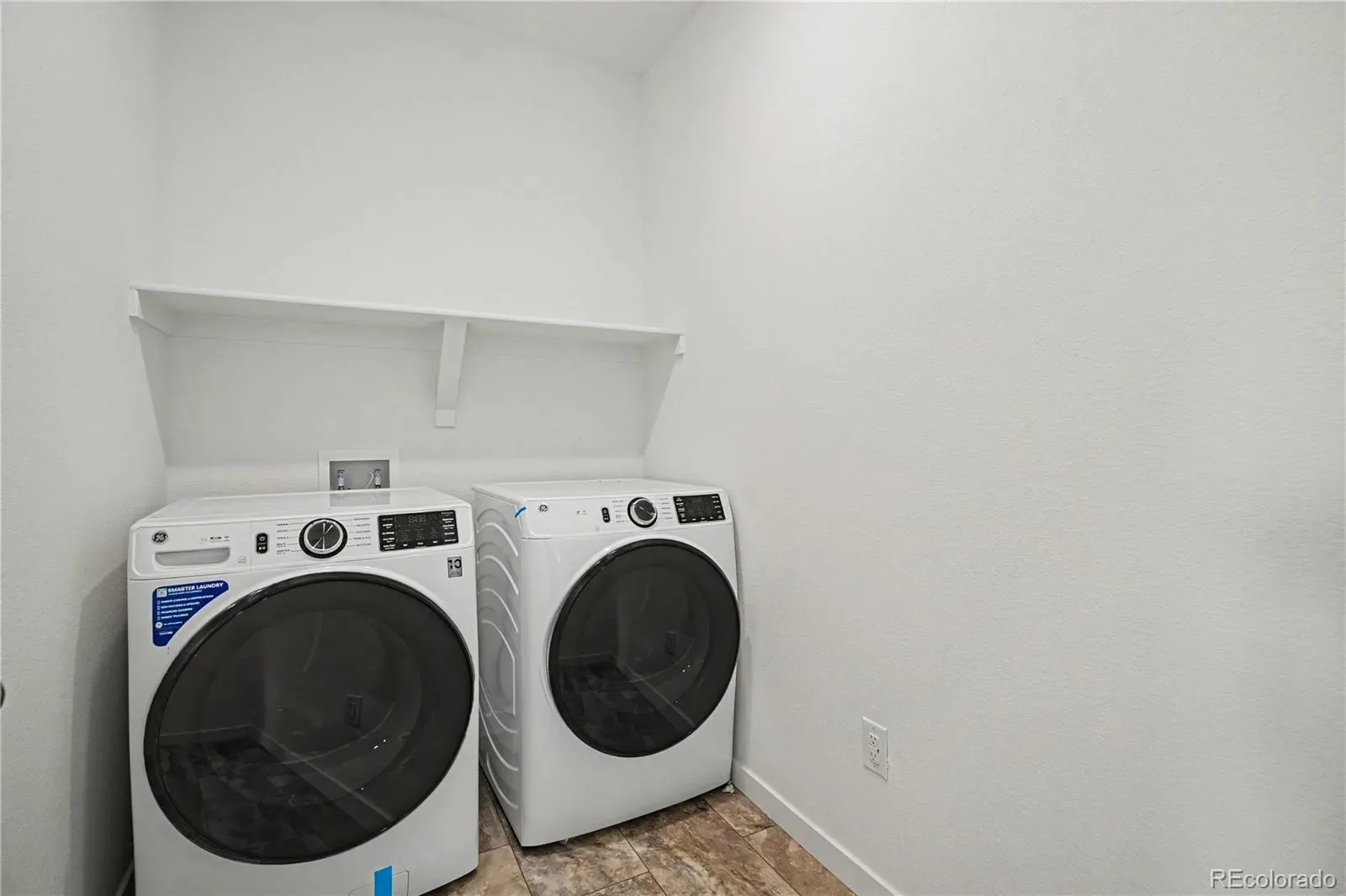 1980 S Fultondale Court Aurora CO 80018 | MLS #REC3965539 03272026180034 1600 31
