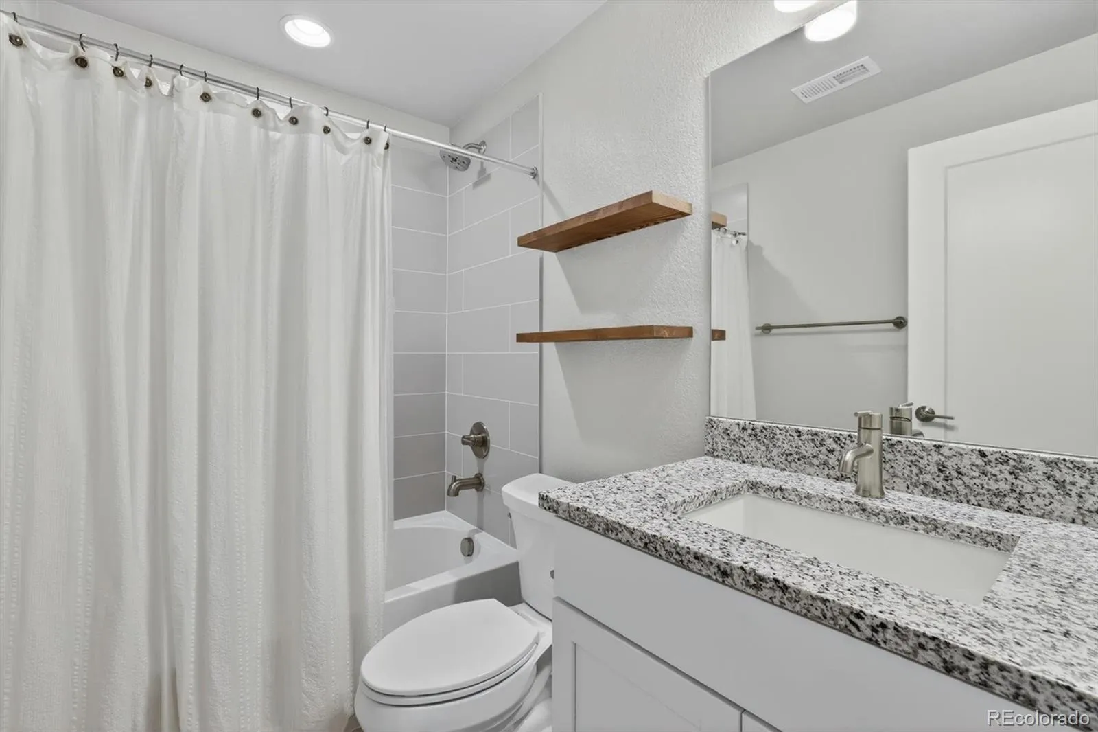 2270 W 66th Avenue Denver CO 80221 MLS #REC3968215 05082026153819 1600 34