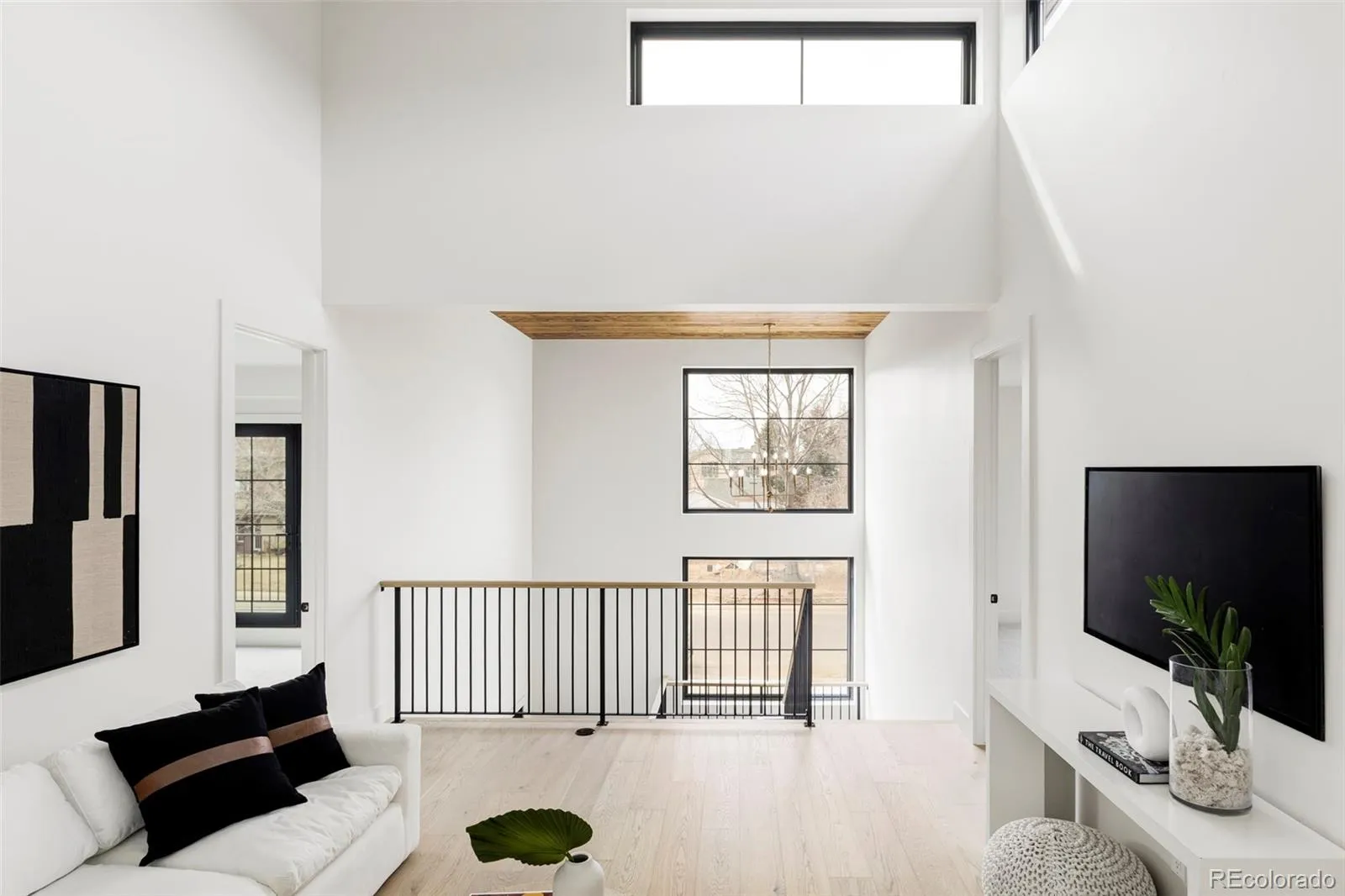 04152026052134 1600 19