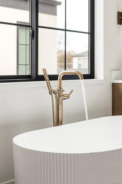 04152026052134 800 25