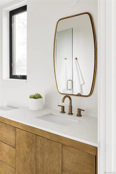 04152026052134 800 29