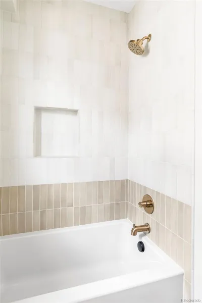 04152026052134 800 32