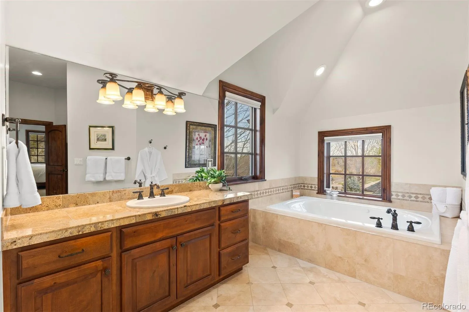 04082026160222 1600 24