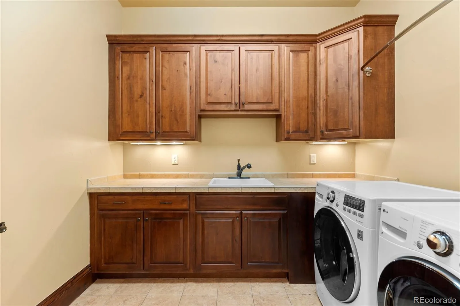 04082026160222 1600 32