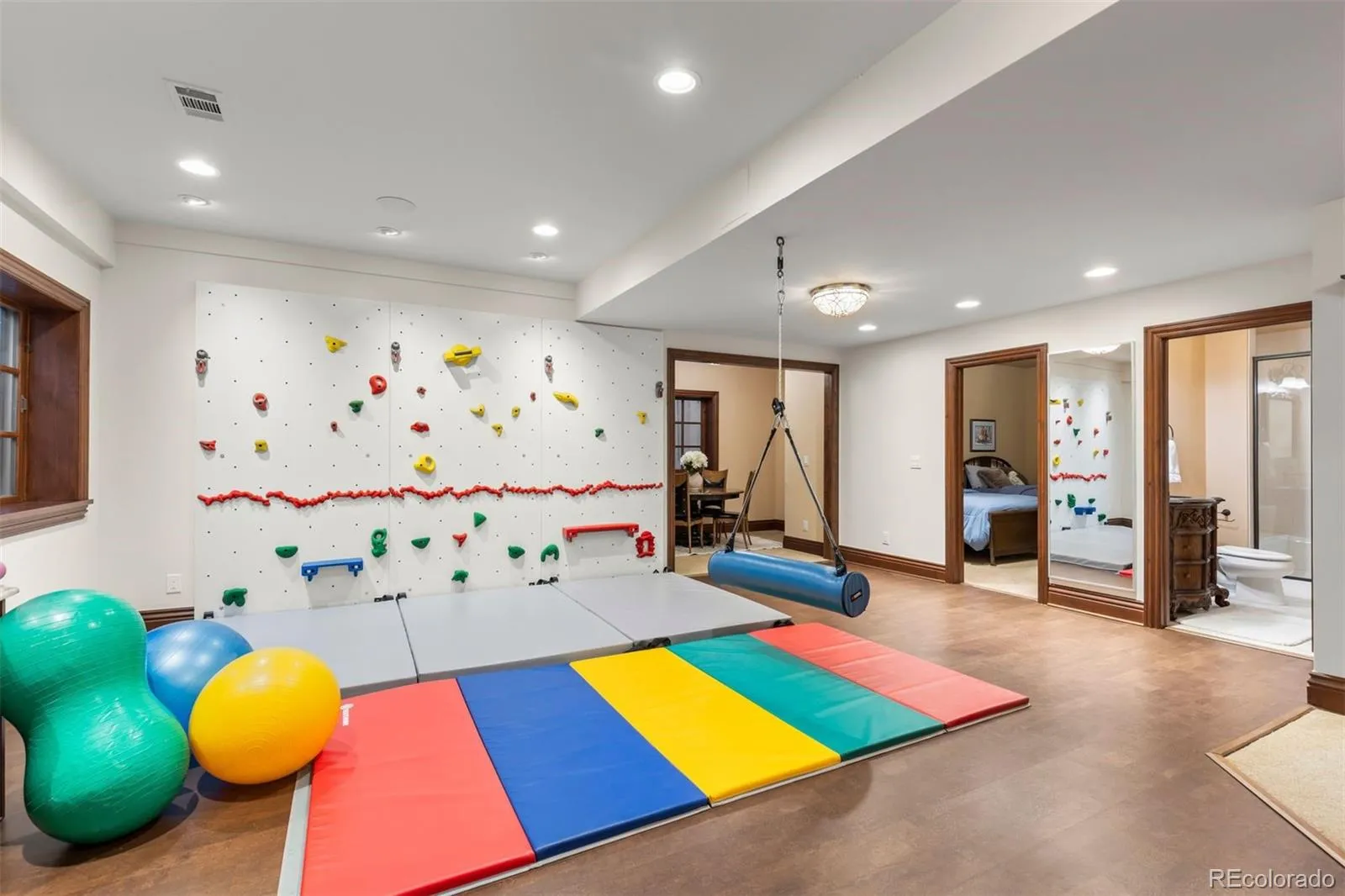 04082026160222 1600 38