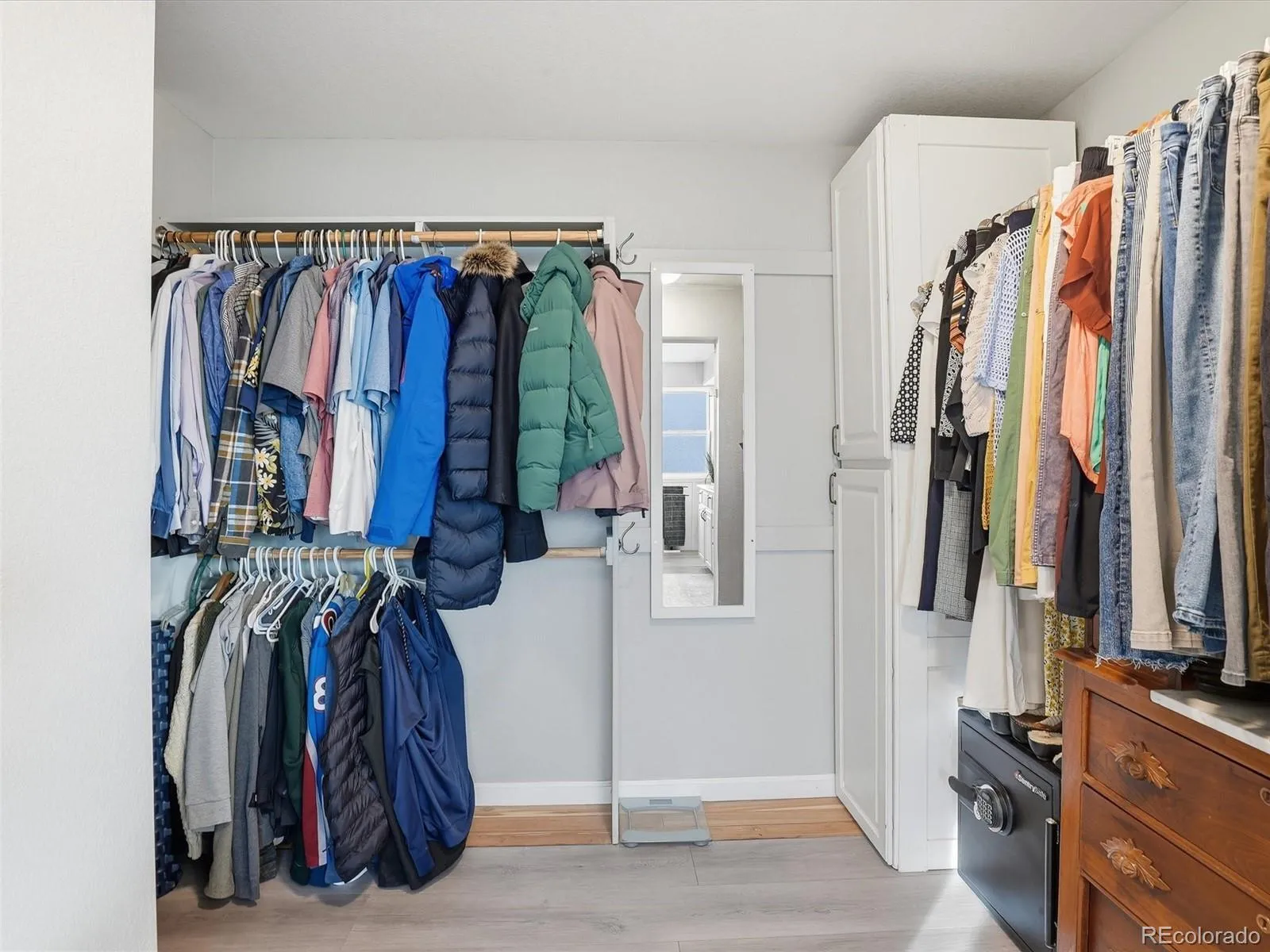 04062026213209 1600 16