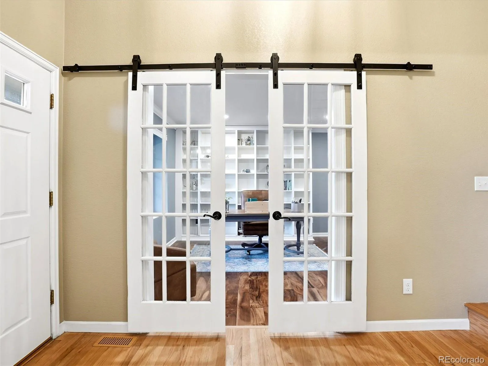 04062026213209 1600 21