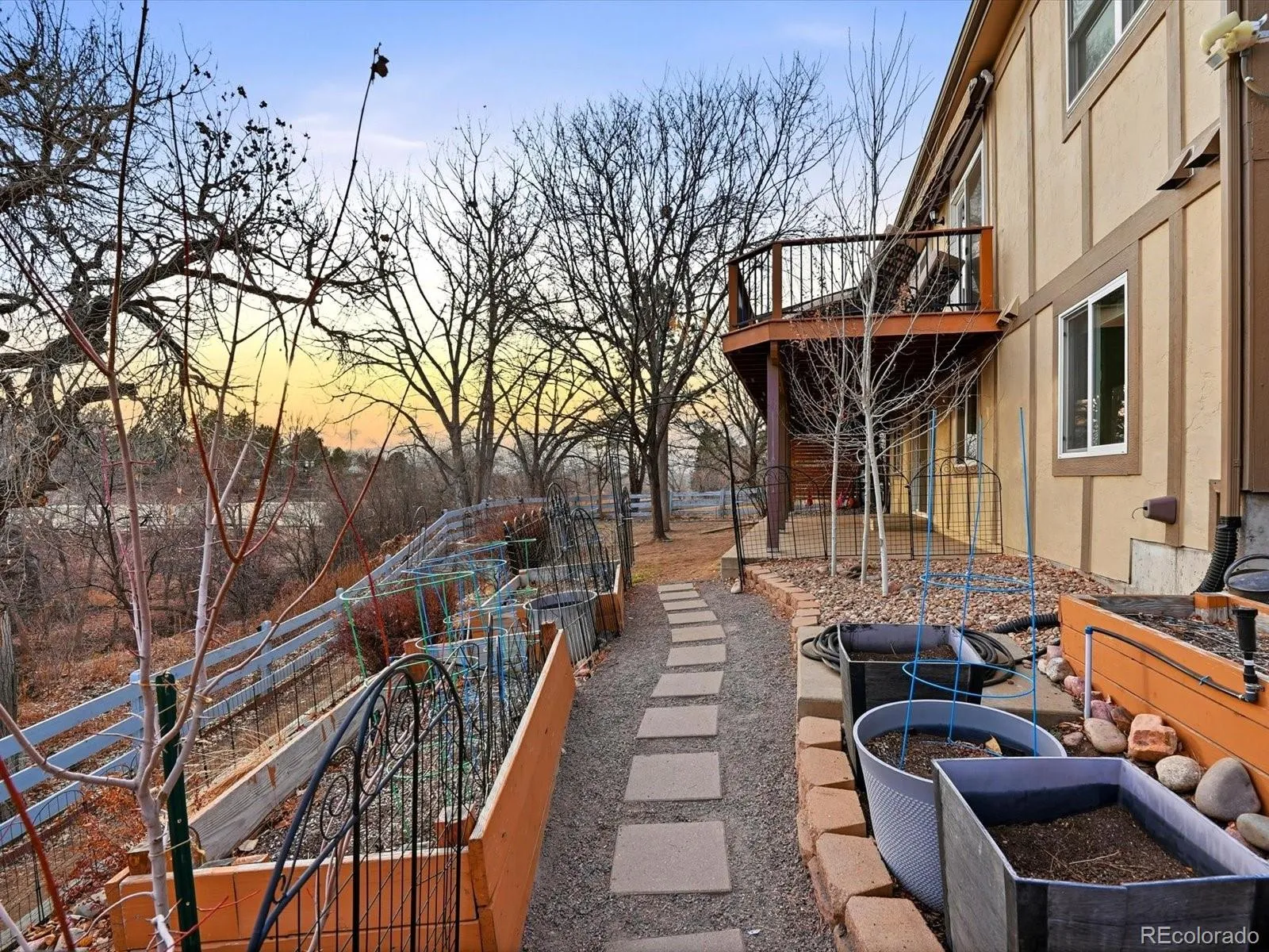 04062026213209 1600 44