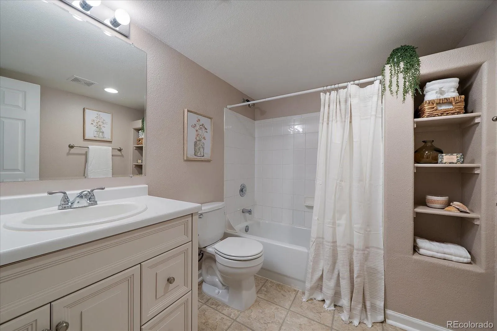 12555 E Tennessee Circle #103 Aurora CO 80012 MLS #REC3975422 04292026143555 1600 17