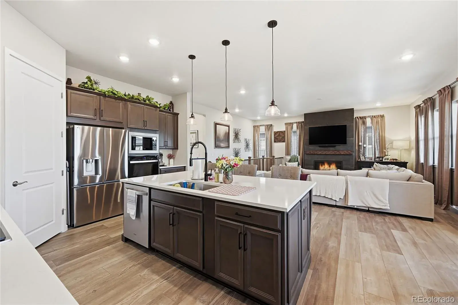 8708 S Quatar Street Aurora CO 80016 MLS #REC3981840 02242026182848 1600 13