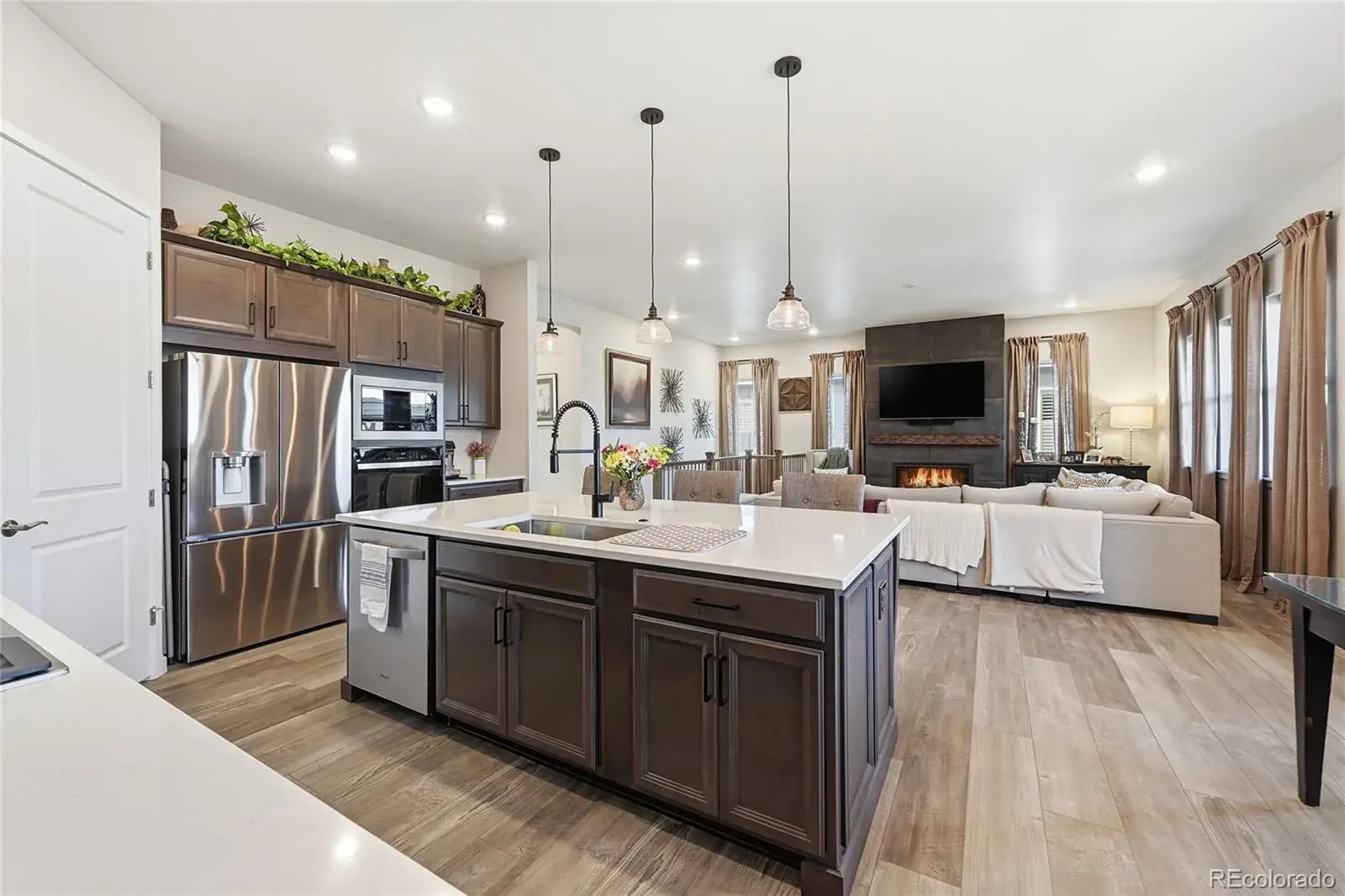 8708 S Quatar Street Aurora CO 80016 MLS #REC3981840 02242026182848 1600 16
