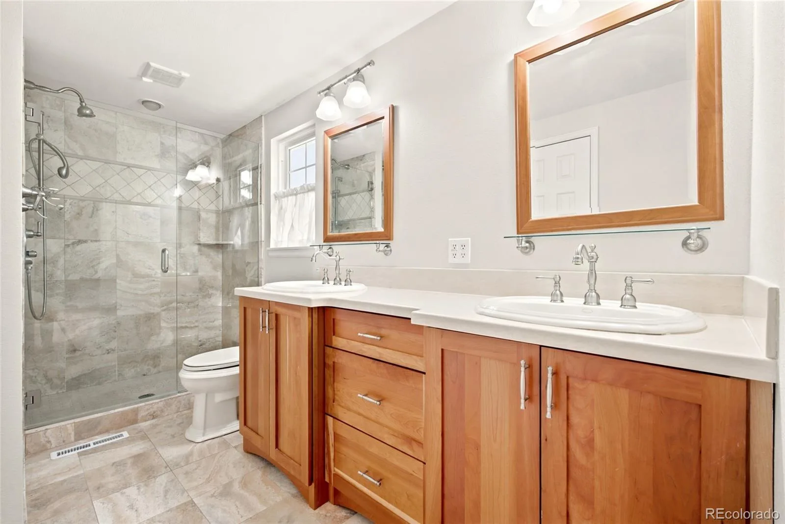 6411 E Irish Place Englewood CO 80112 MLS #REC3985115 07062026231623 1600 33