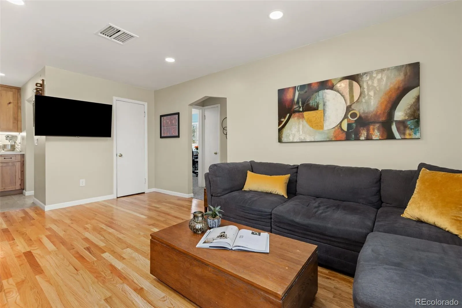 1157 Kingston Street Aurora CO 80010 MLS #REC3987383 04302026212500 1600 12