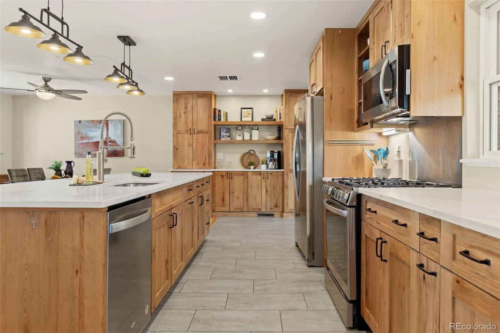 1157 Kingston Street Aurora CO 80010 MLS #REC3987383 04302026212500 1600 3