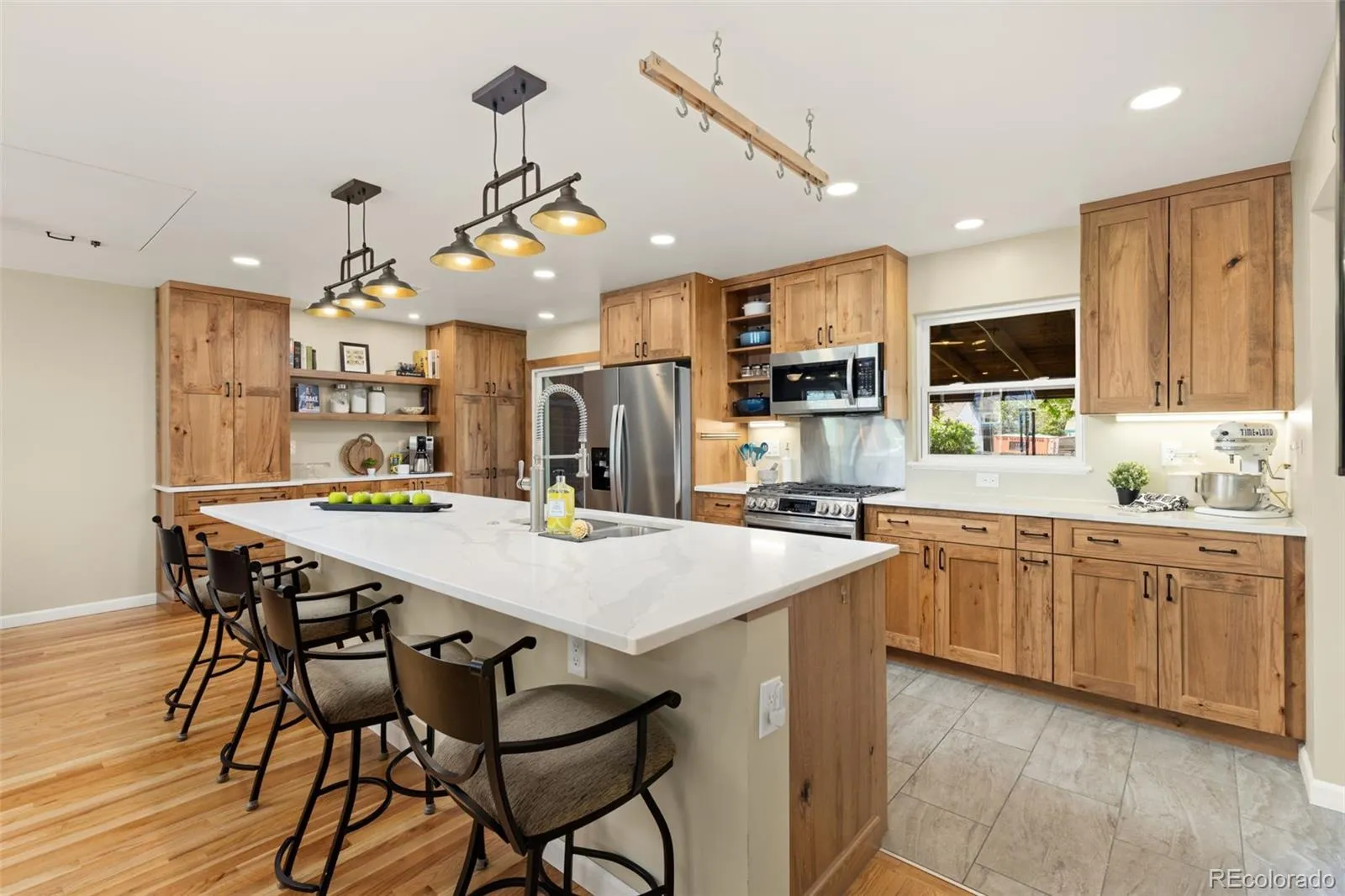 1157 Kingston Street Aurora CO 80010 MLS #REC3987383 04302026212500 1600 8